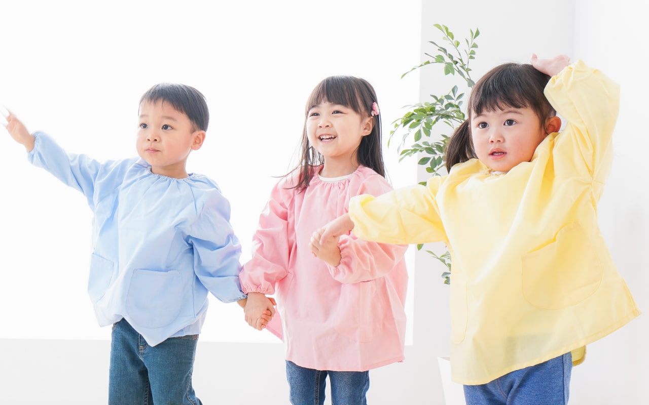 PLSの教育理念を共有する姉妹校の子どもたちが楽しそうに学んでいる様子