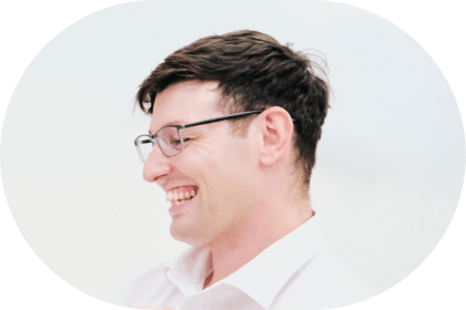 笑顔の外国人講師